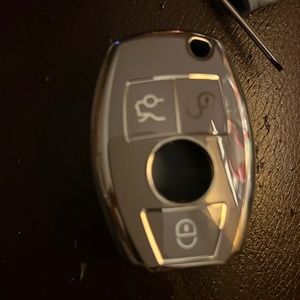 COPY - Key Fob Cover, 2 Keyrings and 1 Screwdriver